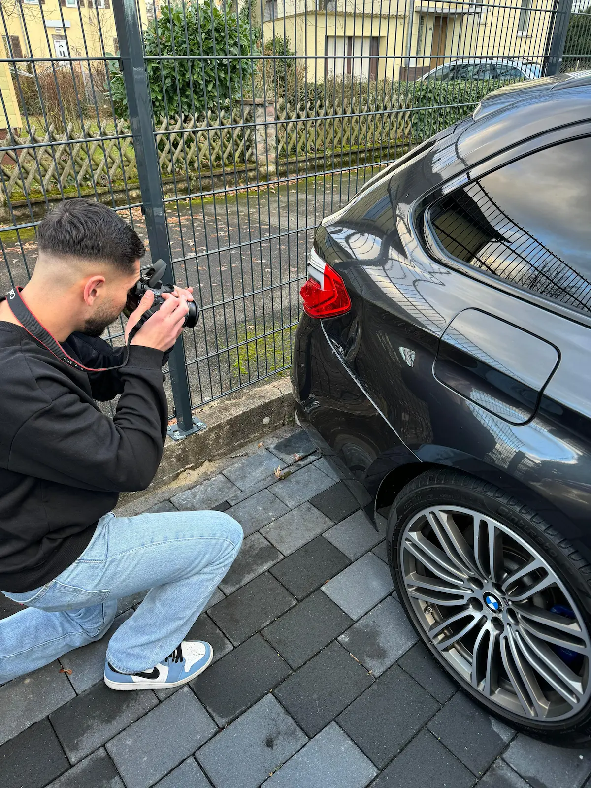 Schadensaufnahme am Fahrzeug